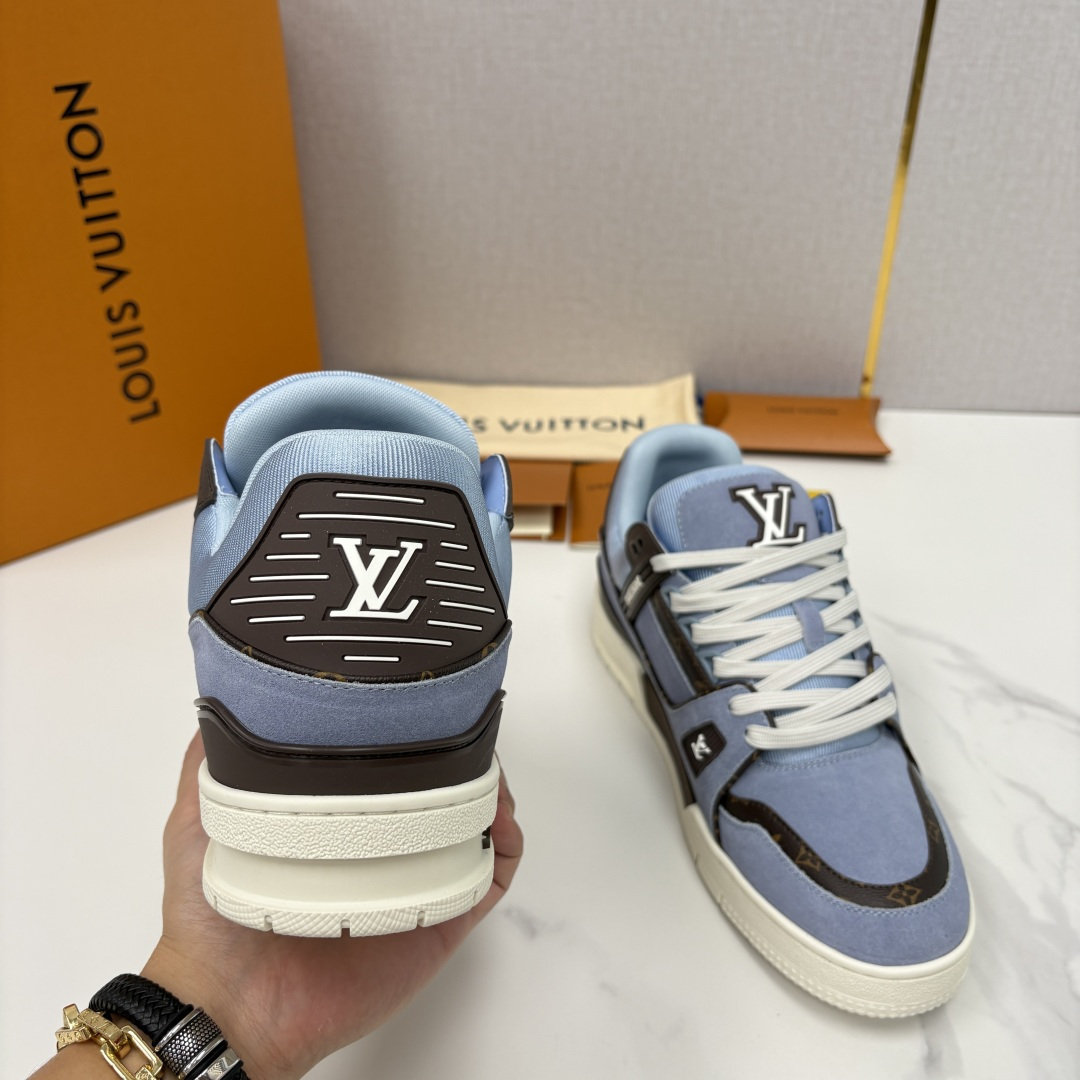 💋💍L家新品  L*V  路易～当季新品上架  TRAINER 系列运动鞋   官方 10,200  本