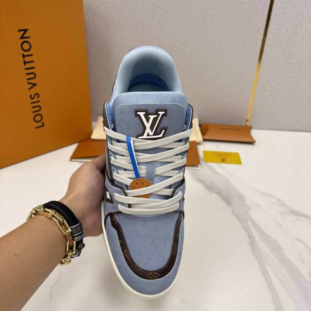 💋💍L家新品  L*V  路易～当季新品上架  TRAINER 系列运动鞋   官方 10,200  本