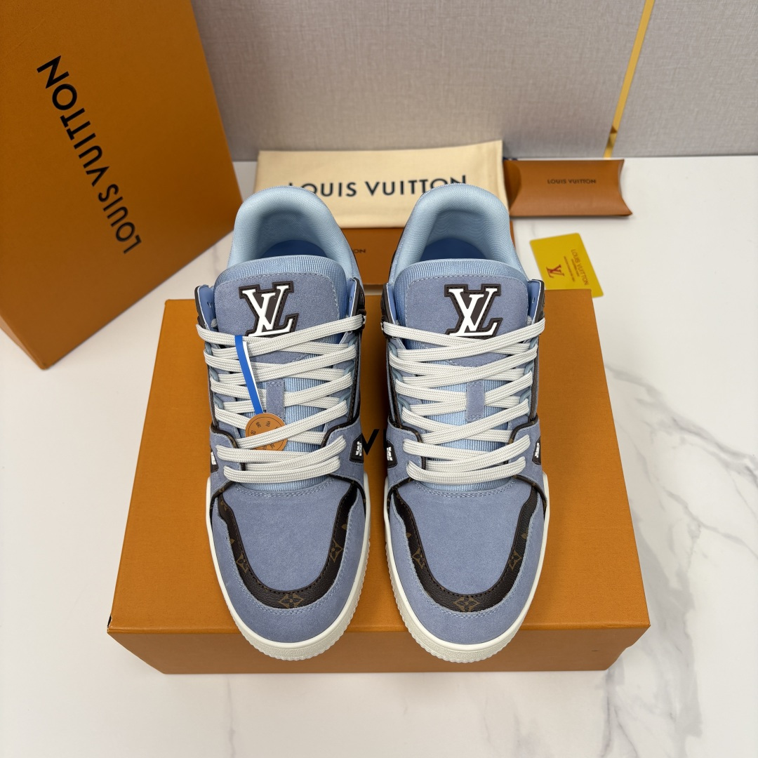 💋💍L家新品  L*V  路易～当季新品上架  TRAINER 系列运动鞋   官方 10,200  本