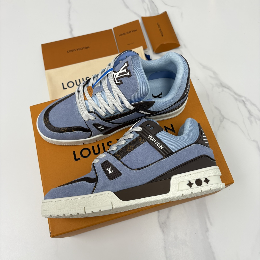 💋💍L家新品  L*V  路易～当季新品上架  TRAINER 系列运动鞋   官方 10,200  本