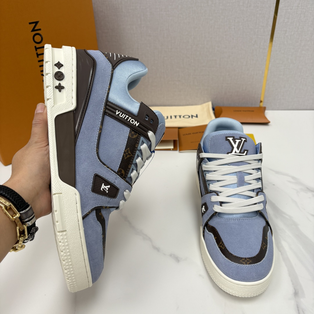 💋💍L家新品  L*V  路易～当季新品上架  TRAINER 系列运动鞋   官方 10,200  本
