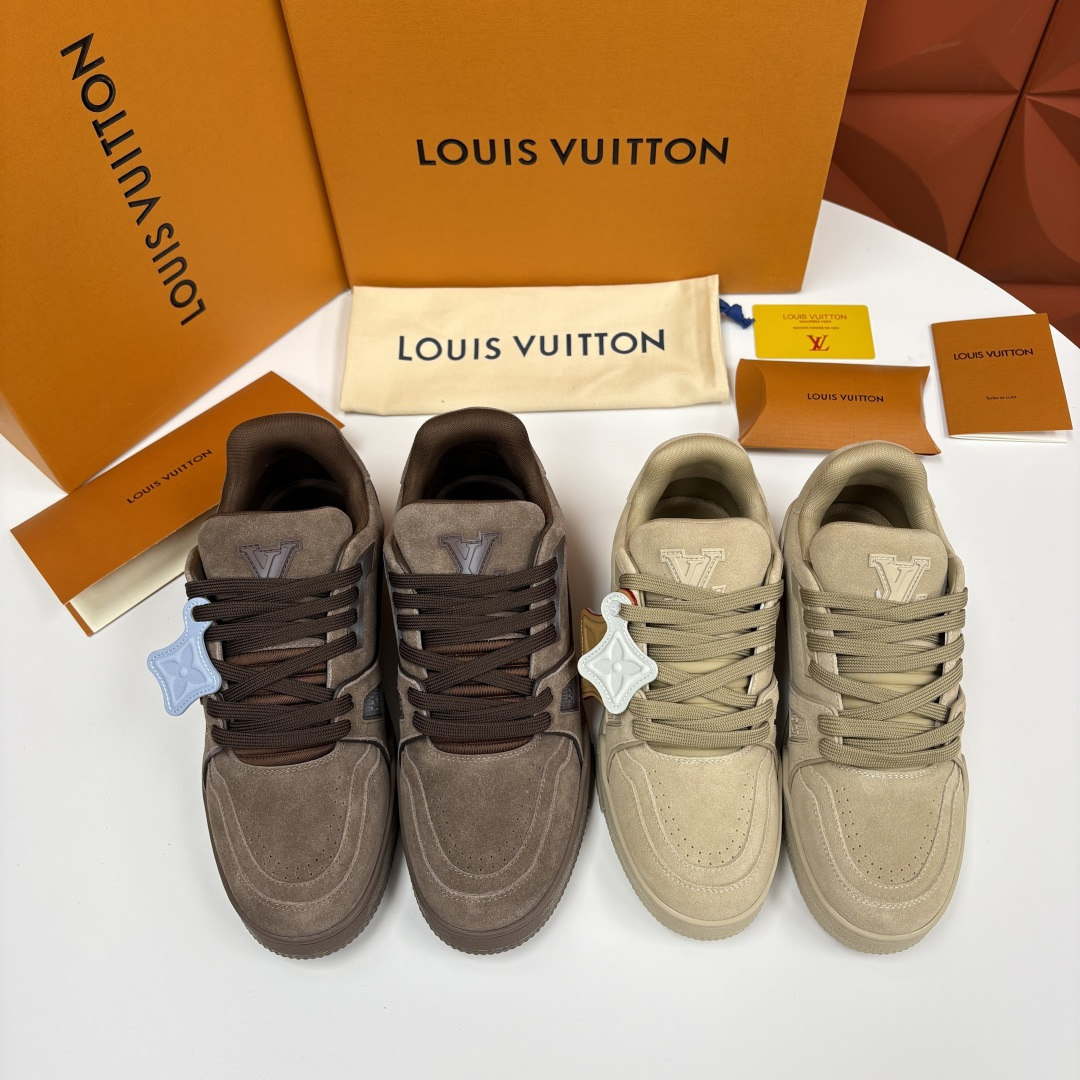 💋💍L家新品  L*V  路易～当季新品上架  TRAINER 系列运动鞋   官方 10,200  本