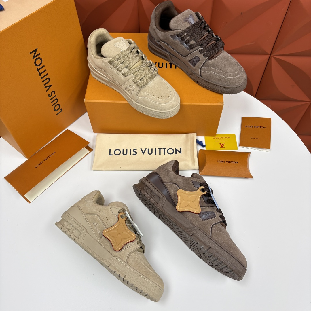 💋💍L家新品  L*V  路易～当季新品上架  TRAINER 系列运动鞋   官方 10,200  本