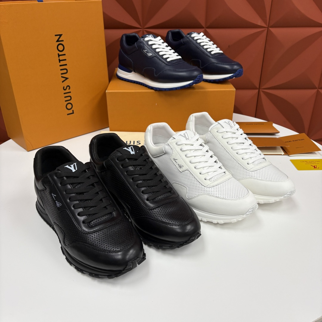 💋 💍 L* 新款 RUN AWAY 男士运动鞋。官方8.900，汲取经典跑鞋的设计精髓，创造标志性 R