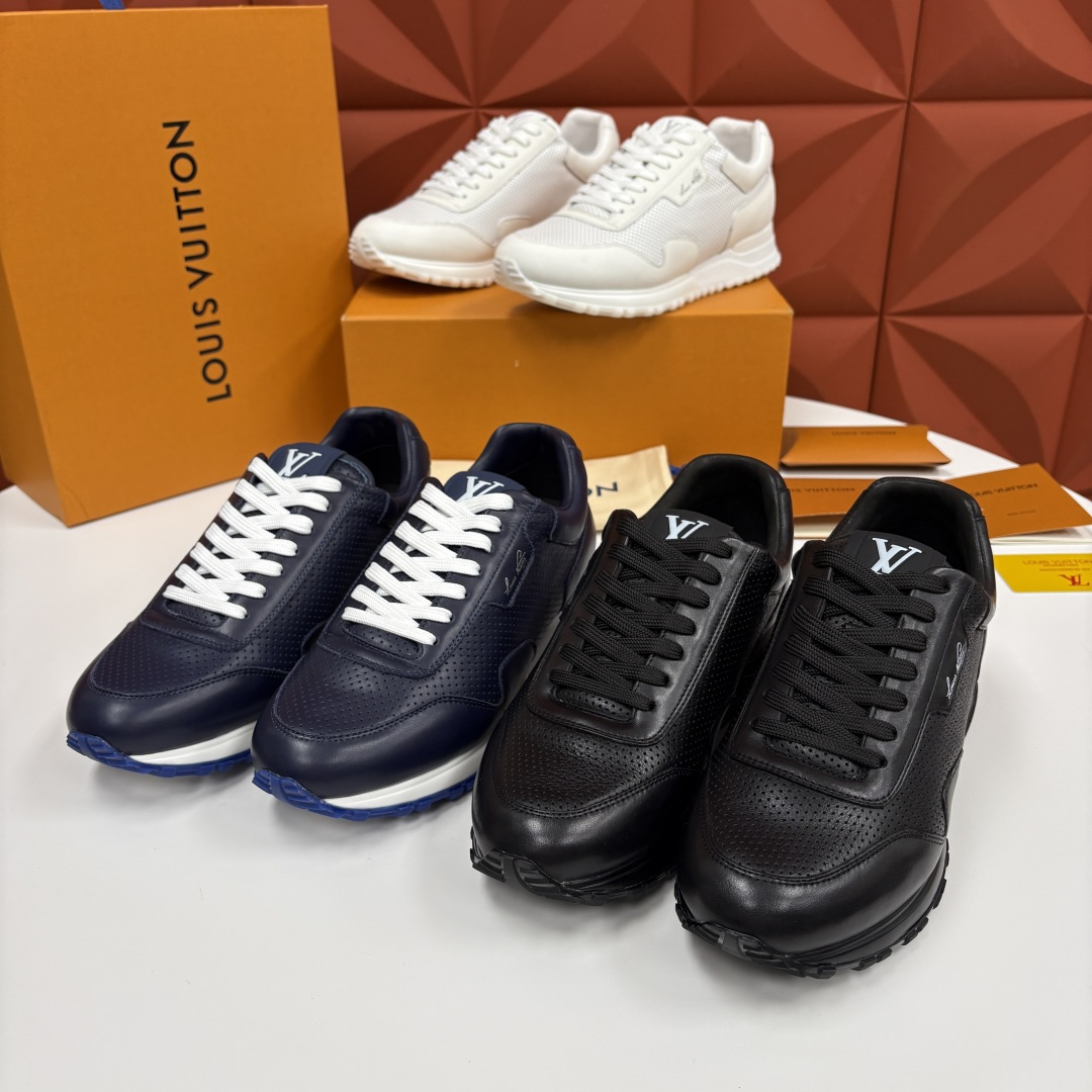 💋 💍 L* 新款 RUN AWAY 男士运动鞋。官方8.900，汲取经典跑鞋的设计精髓，创造标志性 R