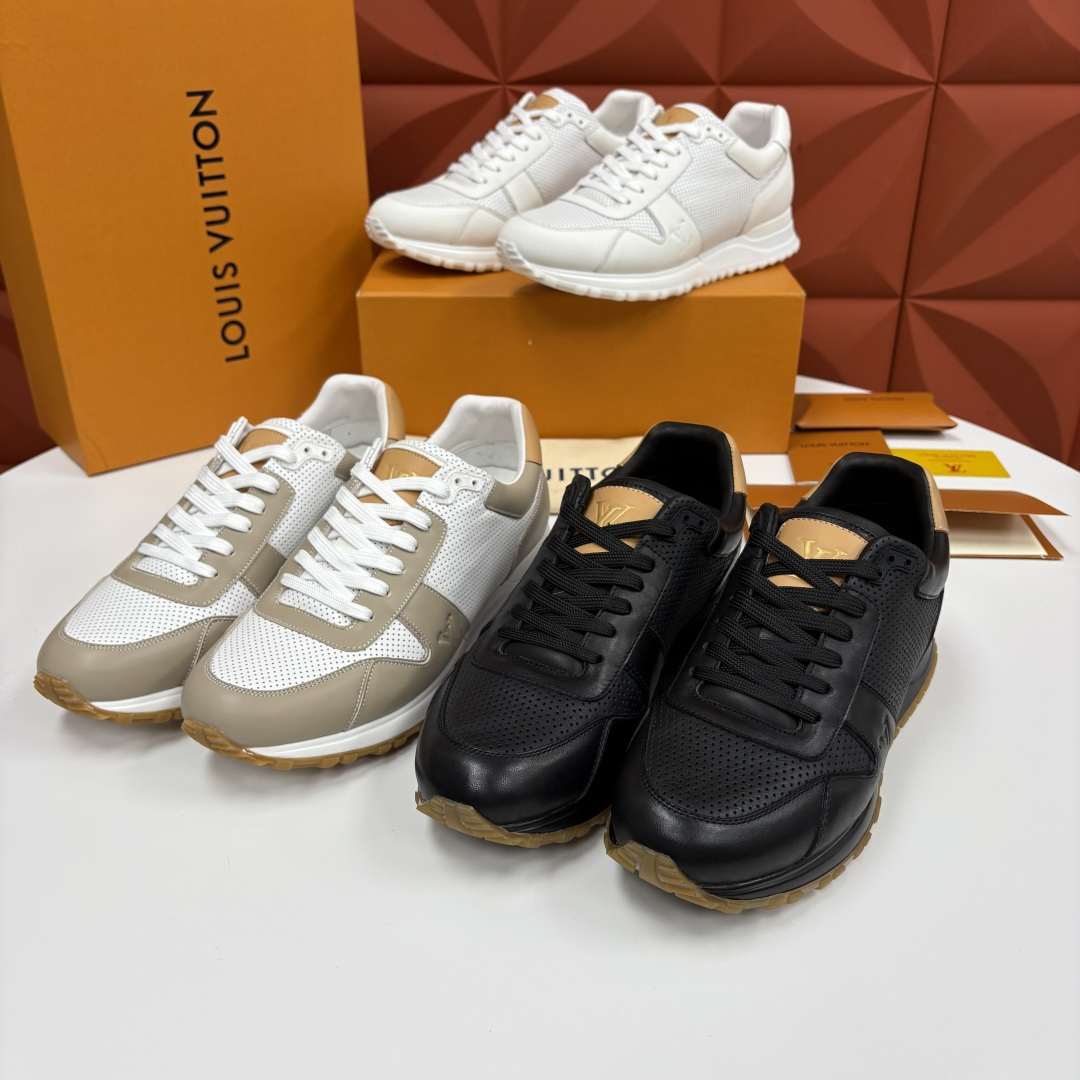 💋 💍 L* 新款 RUN AWAY 男士运动鞋。官方8.900，汲取经典跑鞋的设计精髓，创造标志性 R