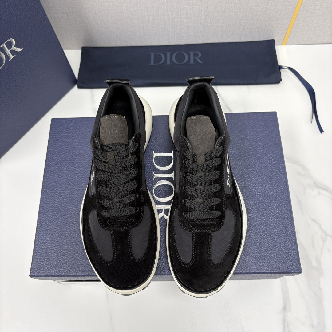 💋💍CD 家新品  Dio* 迪-奥  专柜同步新款 Squash系列男士运动鞋      复古格调，步