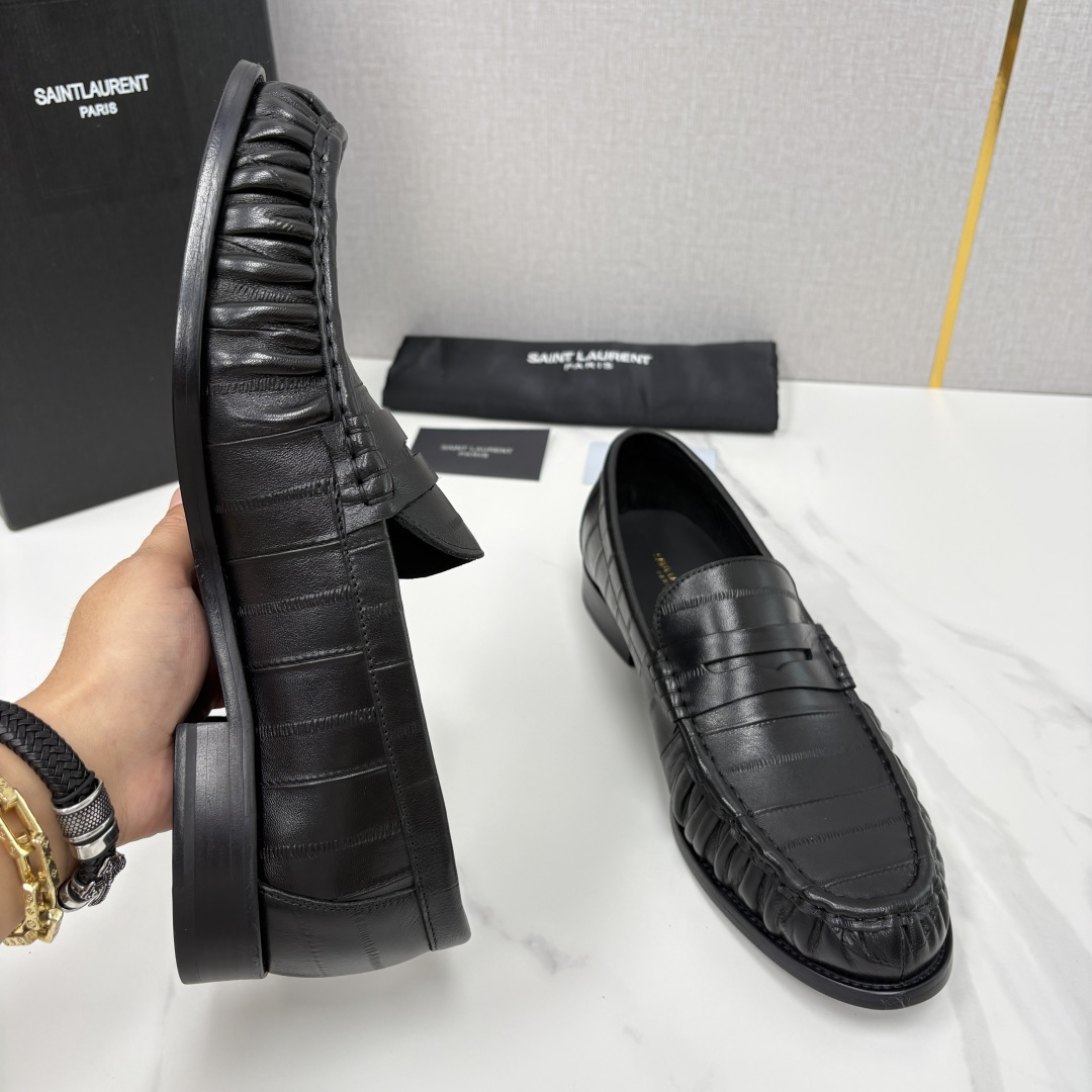 💋💍YSL 新品 圣罗*兰男士摩登商务休闲套脚皮鞋,莫卡辛便鞋气质款!全新设计抓皱鞋头,经典背带 💋💍YSL 新品 圣罗*兰男士摩登商务休闲套脚皮鞋,莫卡辛便鞋气质款!全新设计抓皱鞋头,经典背带
