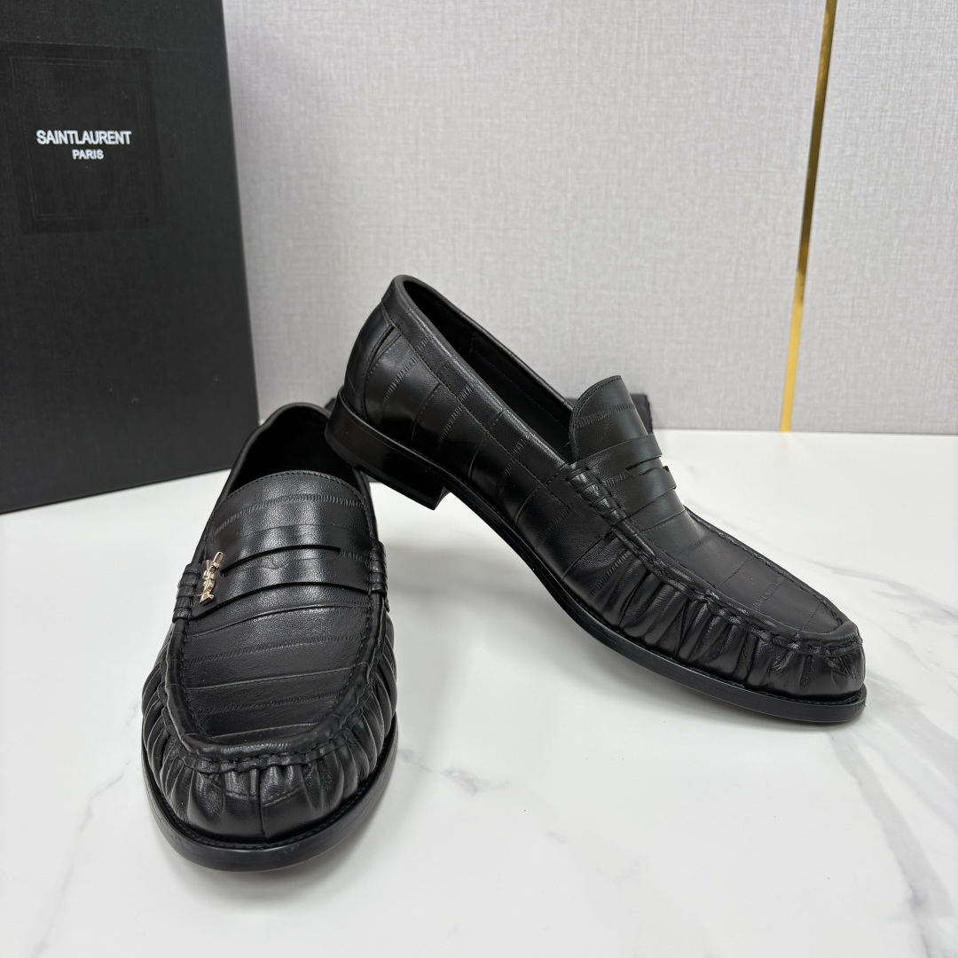 💋💍YSL 新品 圣罗*兰男士摩登商务休闲套脚皮鞋,莫卡辛便鞋气质款!全新设计抓皱鞋头,经典背带 💋💍YSL 新品 圣罗*兰男士摩登商务休闲套脚皮鞋,莫卡辛便鞋气质款!全新设计抓皱鞋头,经典背带