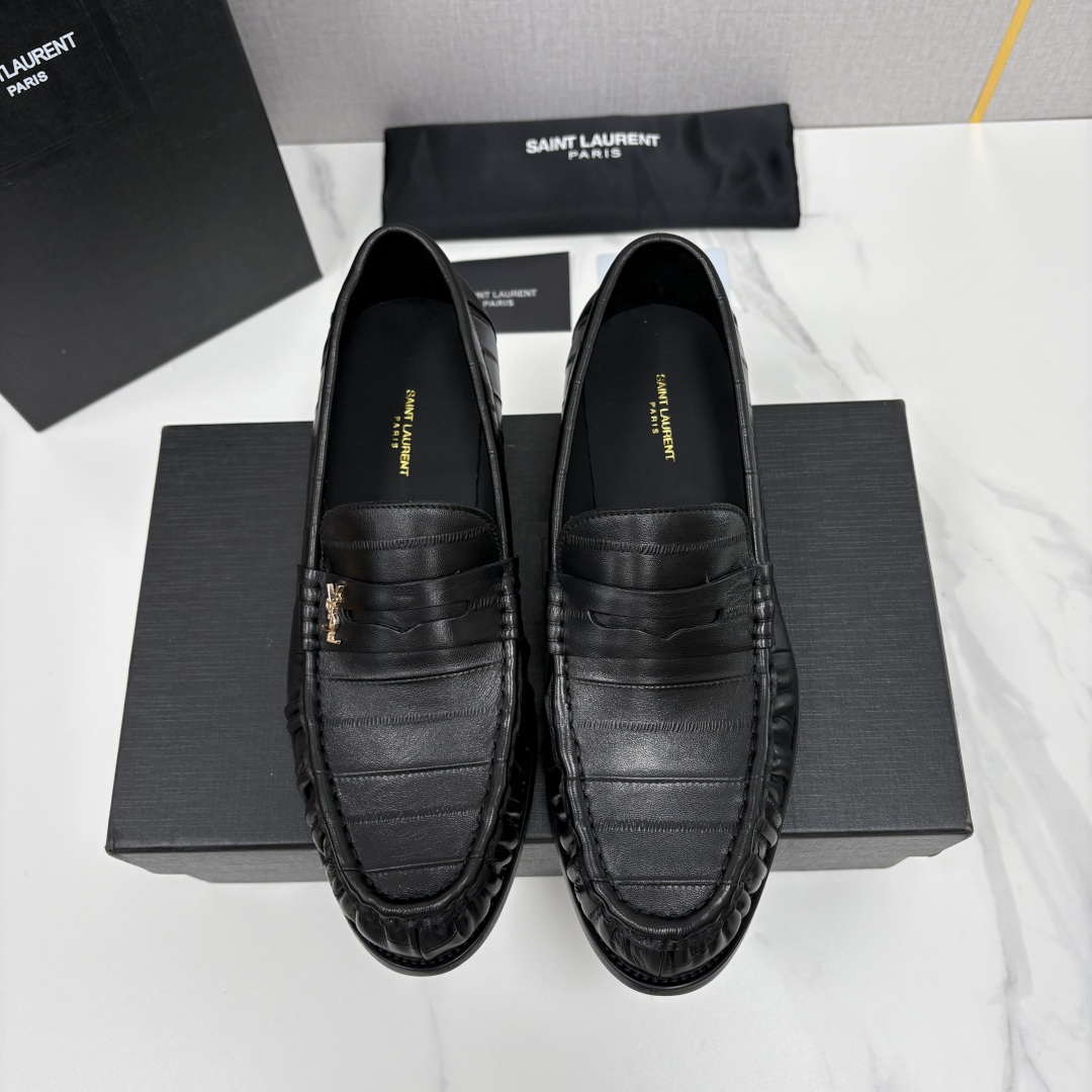 💋💍YSL 新品     圣罗*兰男士摩登商务休闲套脚皮鞋，莫卡辛便鞋气质款！全新设计抓皱鞋头，经典背带