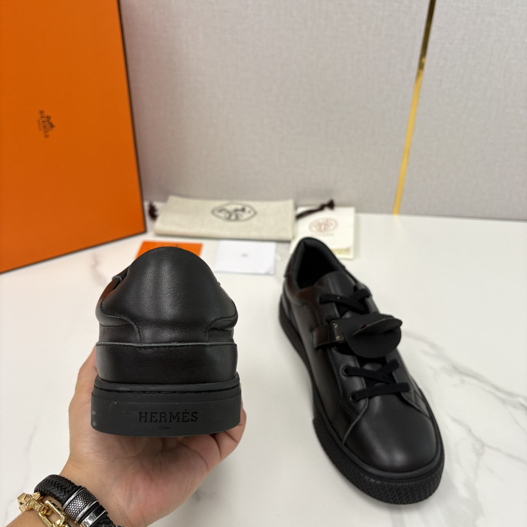 💋💍H家 新品乐福鞋上架  DAY运动板鞋鞋   官方 1,2250  采用进口牛皮打造 板鞋风格系带运