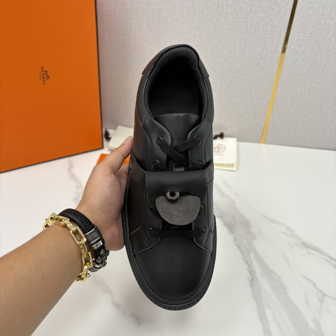 💋💍H家 新品乐福鞋上架  DAY运动板鞋鞋   官方 1,2250  采用进口牛皮打造 板鞋风格系带运