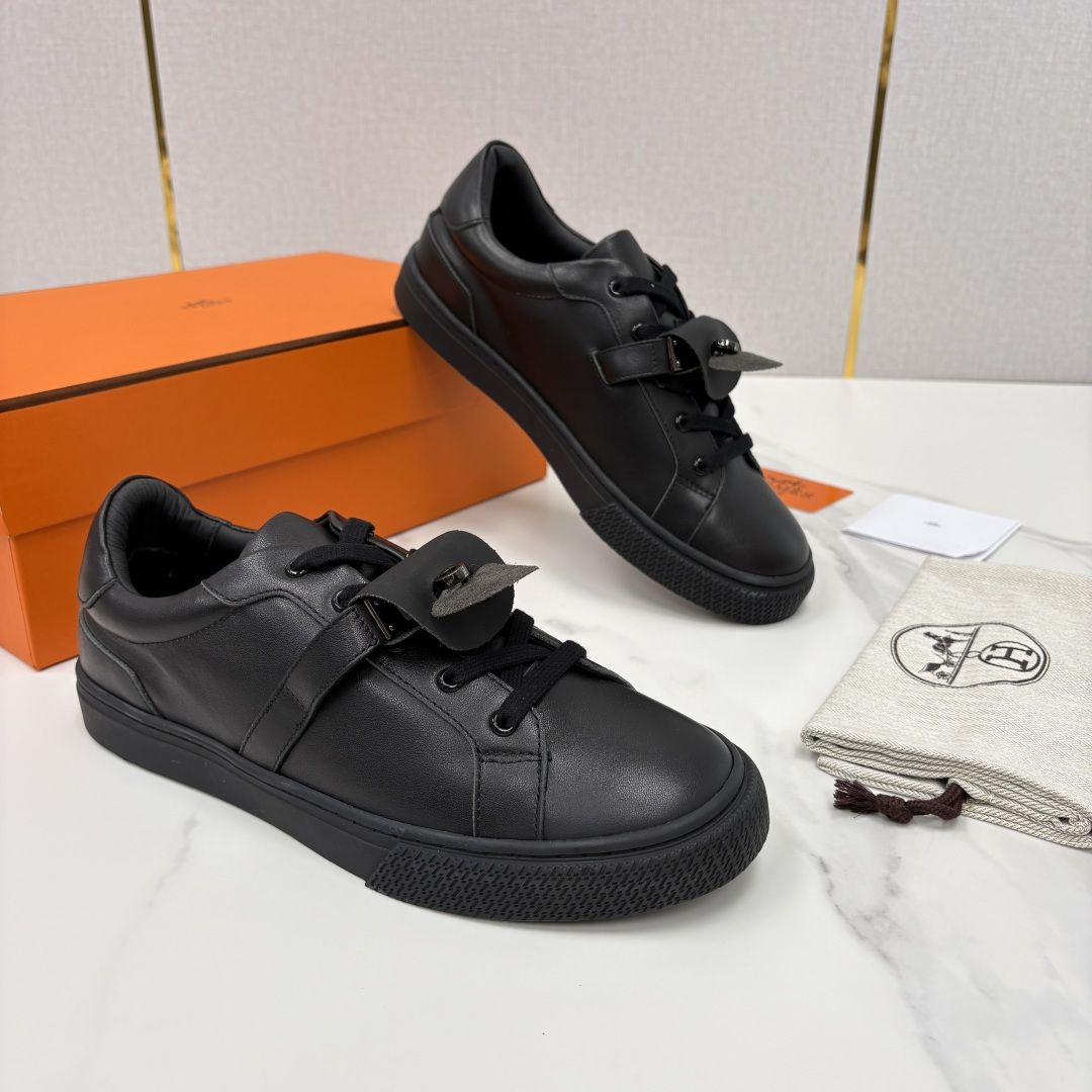 💋💍H家 新品乐福鞋上架  DAY运动板鞋鞋   官方 1,2250  采用进口牛皮打造 板鞋风格系带运
