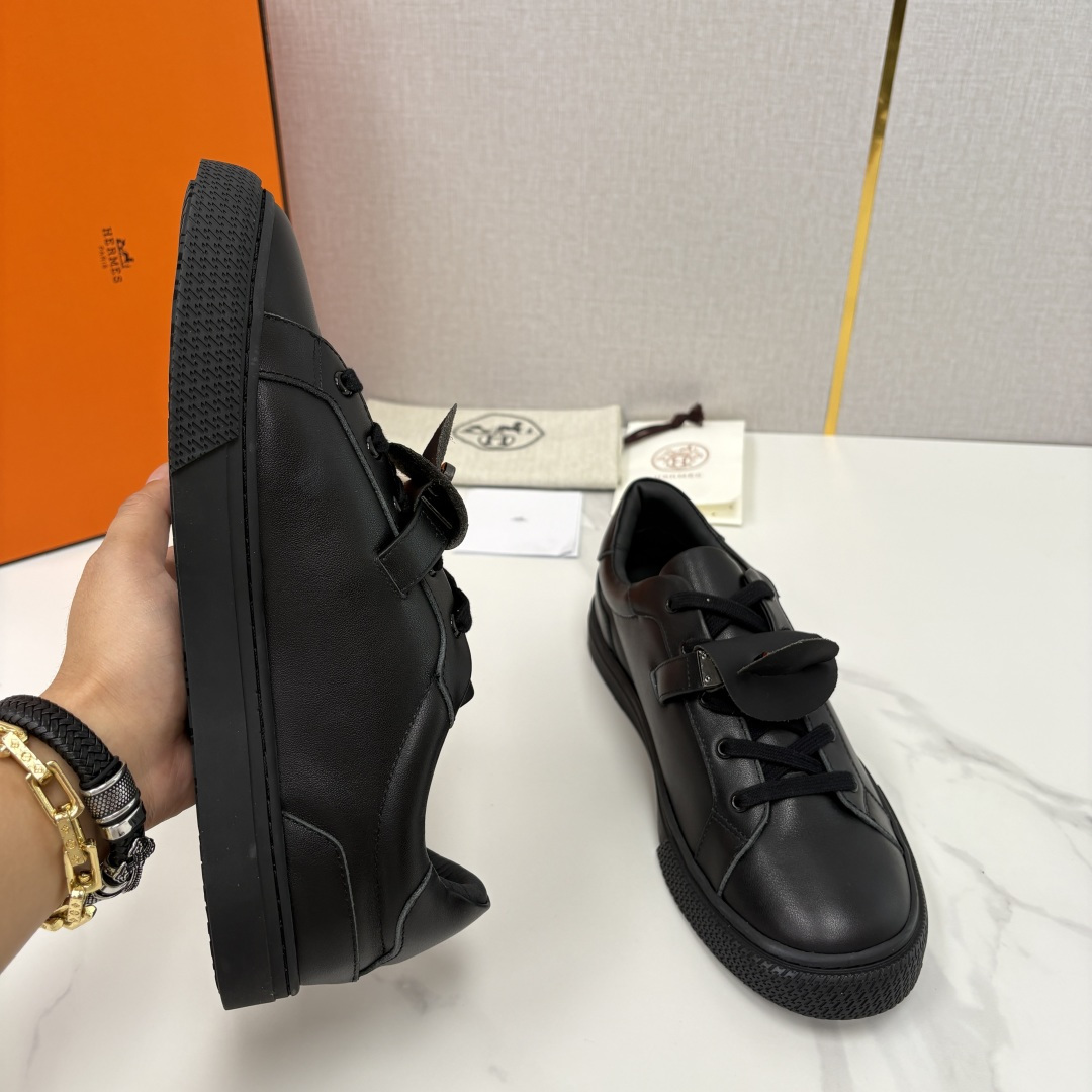 💋💍H家 新品乐福鞋上架  DAY运动板鞋鞋   官方 1,2250  采用进口牛皮打造 板鞋风格系带运