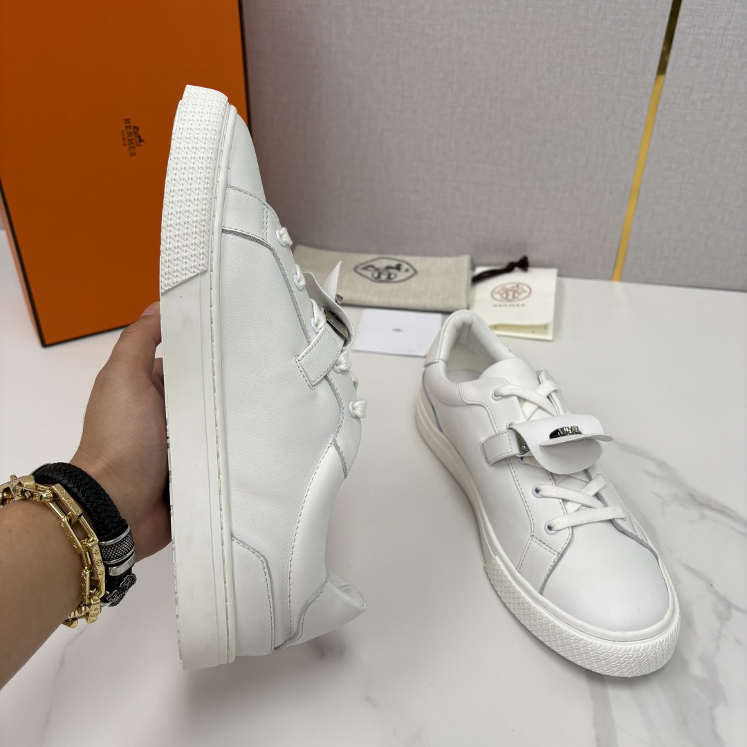 💋💍H家 新品乐福鞋上架  DAY运动板鞋鞋   官方 1,2250  采用进口牛皮打造 板鞋风格系带运