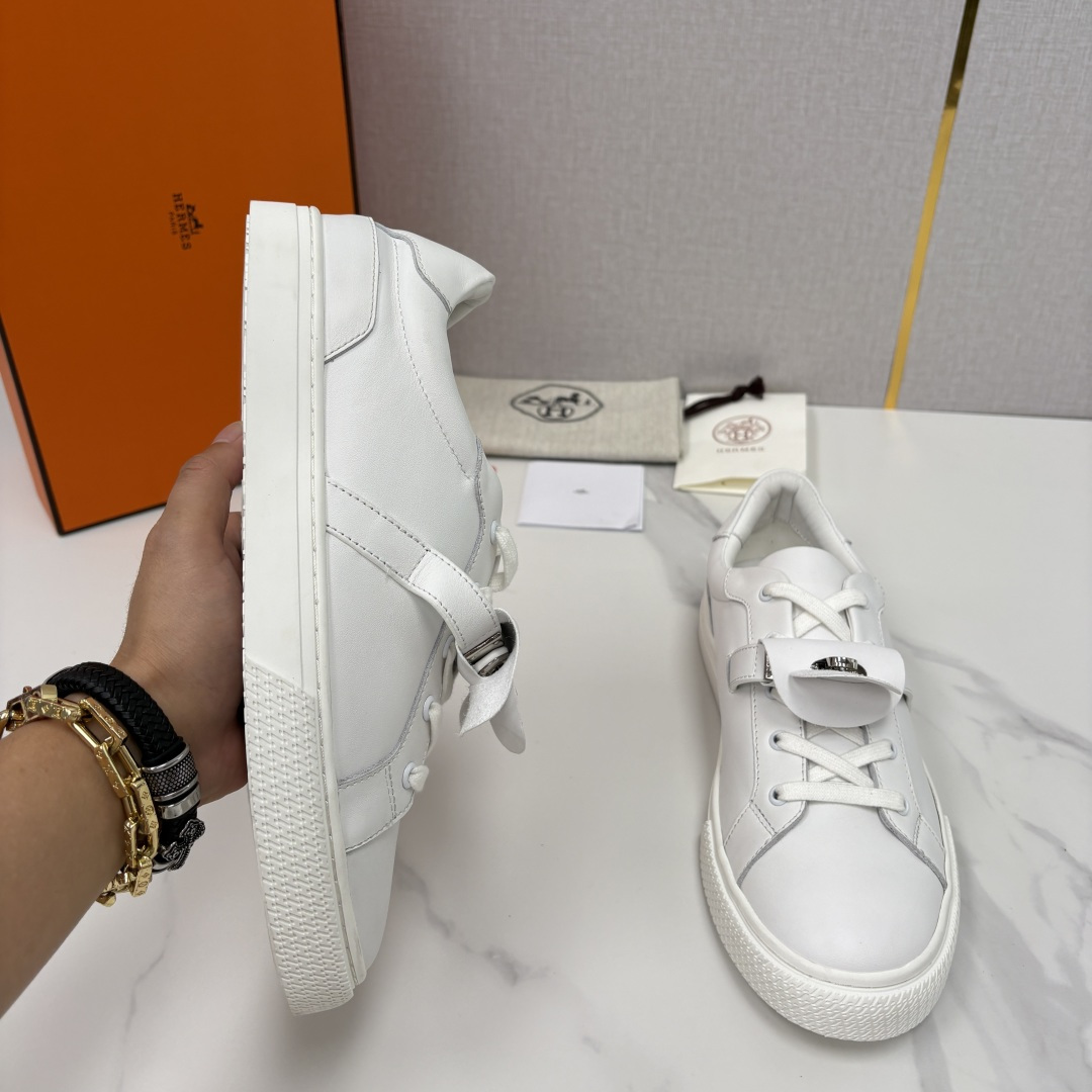 💋💍H家 新品乐福鞋上架  DAY运动板鞋鞋   官方 1,2250  采用进口牛皮打造 板鞋风格系带运