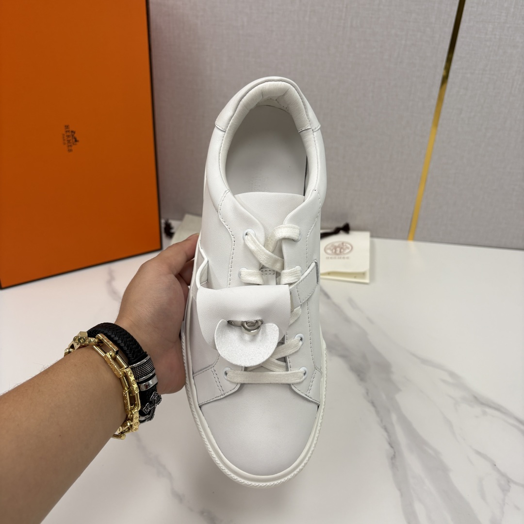 💋💍H家 新品乐福鞋上架  DAY运动板鞋鞋   官方 1,2250  采用进口牛皮打造 板鞋风格系带运