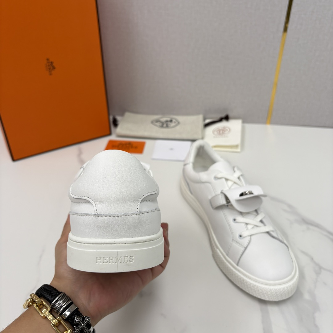💋💍H家 新品乐福鞋上架  DAY运动板鞋鞋   官方 1,2250  采用进口牛皮打造 板鞋风格系带运