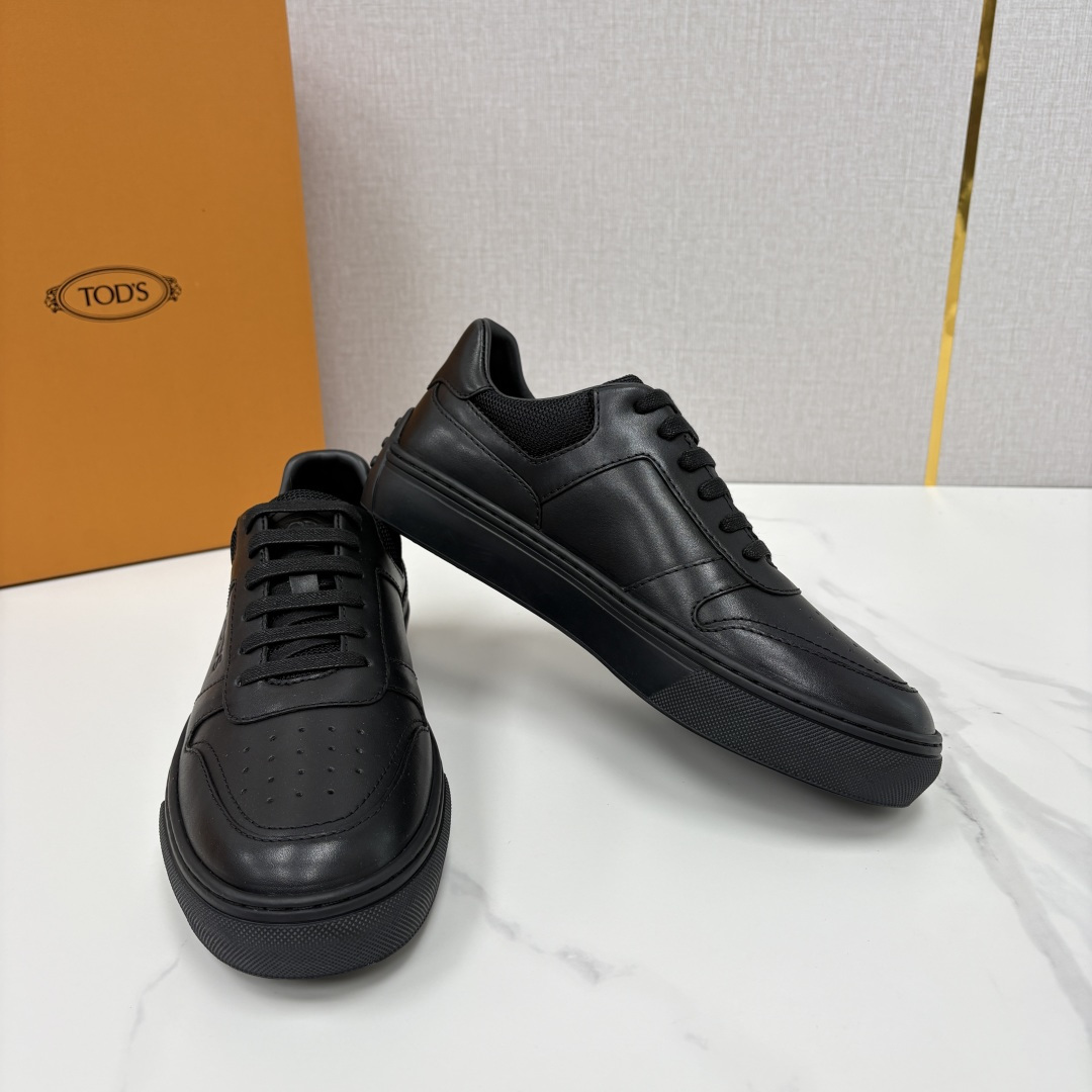 💋💍新款出货！TOD* 男士低帮运动鞋  全皮 logo压纹厚底休闲鞋。 以小牛皮冲孔鞋头，采用专属品牌