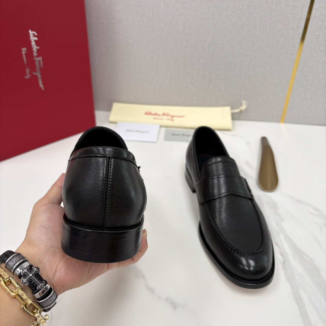 💋💍 SF 菲拉** 专柜同步新款 男士便鞋 可休闲可正装莫卡辛乐福皮鞋  经典造型体现正装时髦魅力，全
