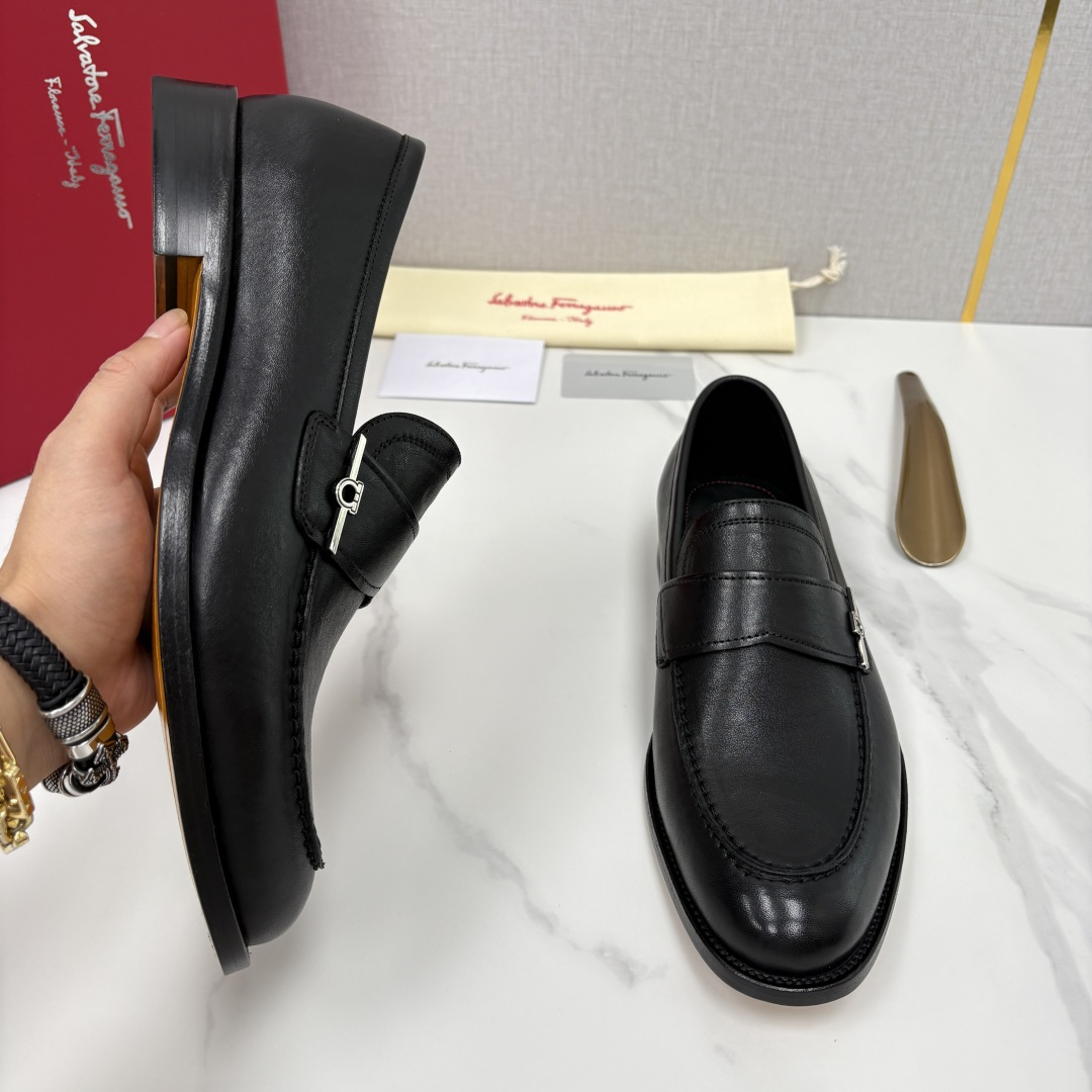 💋💍 SF 菲拉** 专柜同步新款 男士便鞋 可休闲可正装莫卡辛乐福皮鞋  经典造型体现正装时髦魅力，全