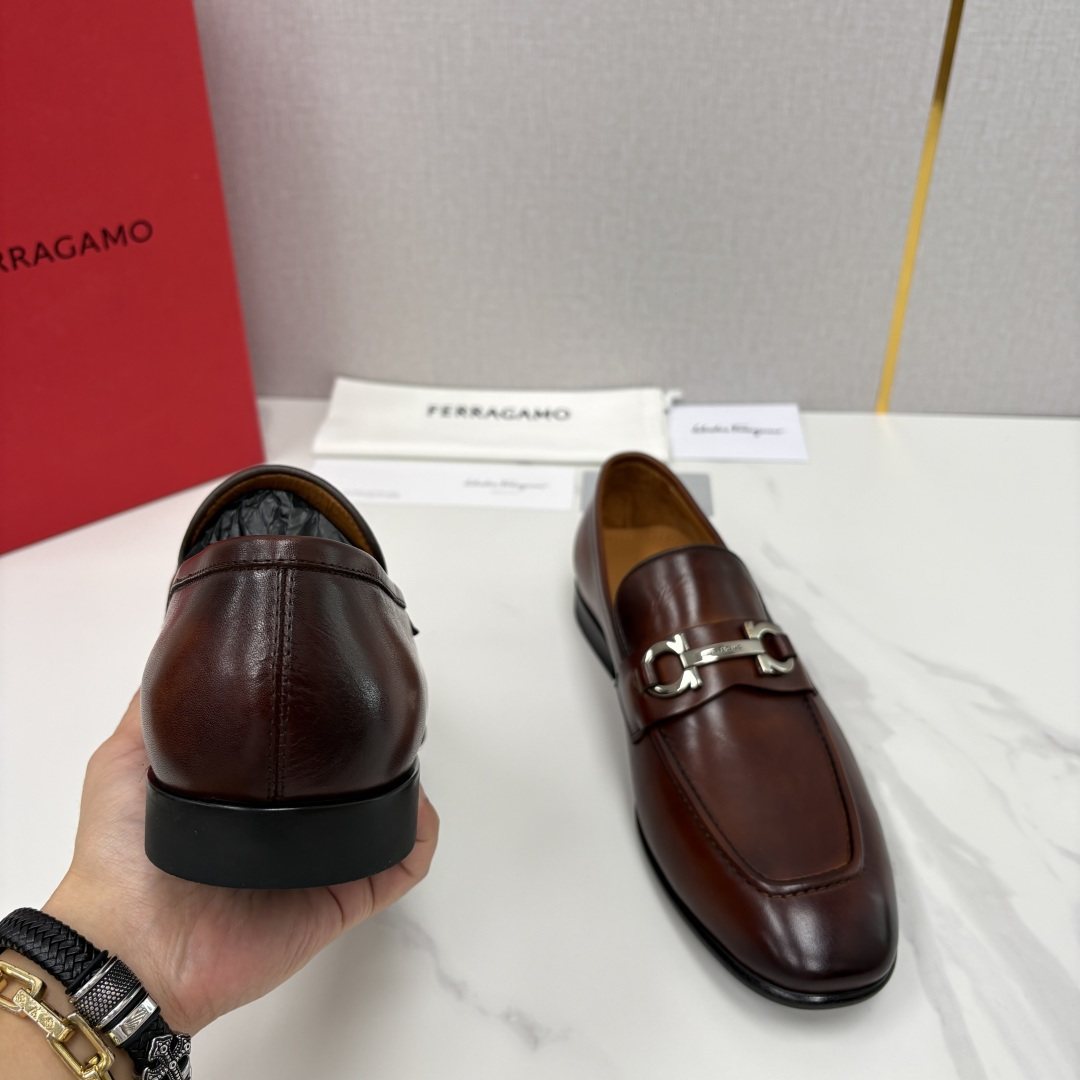 💋💍 SF家 菲拉格* 专柜同步新款 男士便鞋 可休闲可正装莫卡辛乐福皮鞋 经典造型体现正装时髦魅 💋💍 SF家 菲拉格* 专柜同步新款 男士便鞋 可休闲可正装莫卡辛乐福皮鞋 经典造型体现正装时髦魅