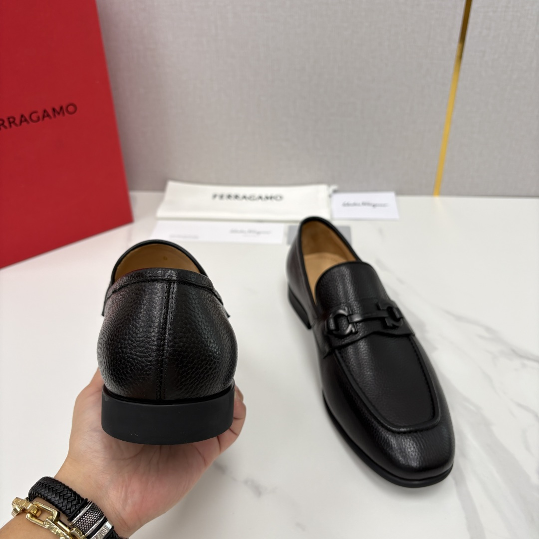 💋💍 SF家 菲拉格* 专柜同步新款 男士便鞋 可休闲可正装莫卡辛乐福皮鞋 经典造型体现正装时髦魅 💋💍 SF家 菲拉格* 专柜同步新款 男士便鞋 可休闲可正装莫卡辛乐福皮鞋 经典造型体现正装时髦魅