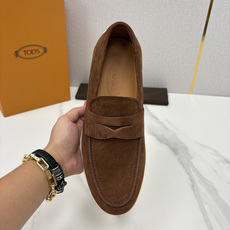 💋💍TOD*S 托德-斯 新品拉菲草(汤德森)OTV绒面皮革乐福鞋上🆕 官方 6,300 本款 💋💍TOD*S 托德-斯 新品拉菲草(汤德森)OTV绒面皮革乐福鞋上🆕 官方 6,300 本款