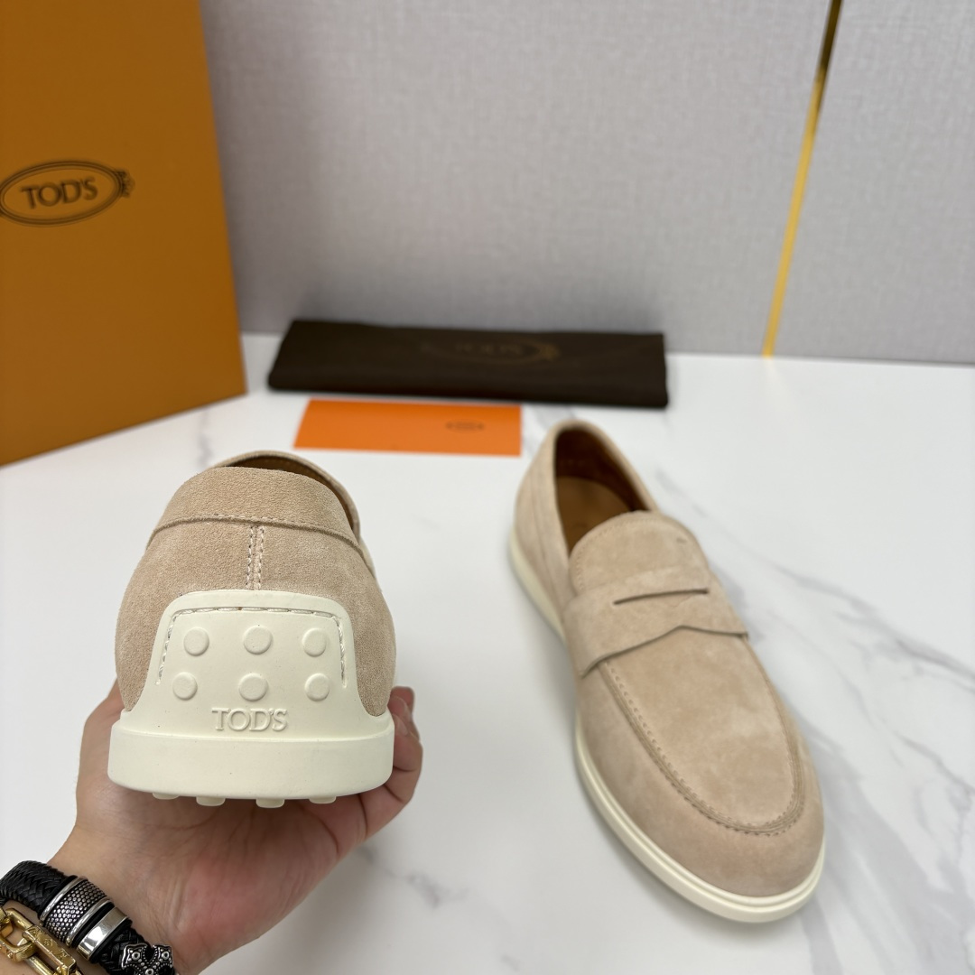 💋💍TOD*S 托德-斯 新品拉菲草(汤德森)OTV绒面皮革乐福鞋上🆕 官方 6,300 本款 💋💍TOD*S 托德-斯 新品拉菲草(汤德森)OTV绒面皮革乐福鞋上🆕 官方 6,300 本款