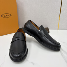 💋💍TOD*S 托德-斯 新品拉菲草(汤德森)OTV绒面皮革乐福鞋上🆕 官方 6,300 本款 💋💍TOD*S 托德-斯 新品拉菲草(汤德森)OTV绒面皮革乐福鞋上🆕 官方 6,300 本款