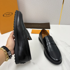 💋💍TOD*S 托德-斯 新品拉菲草(汤德森)OTV绒面皮革乐福鞋上🆕 官方 6,300 本款 💋💍TOD*S 托德-斯 新品拉菲草(汤德森)OTV绒面皮革乐福鞋上🆕 官方 6,300 本款