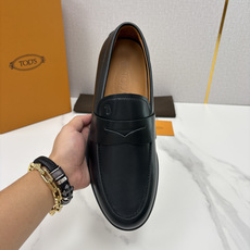 💋💍TOD*S 托德-斯 新品拉菲草(汤德森)OTV绒面皮革乐福鞋上🆕 官方 6,300 本款 💋💍TOD*S 托德-斯 新品拉菲草(汤德森)OTV绒面皮革乐福鞋上🆕 官方 6,300 本款