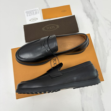 💋💍TOD*S 托德-斯 新品拉菲草(汤德森)OTV绒面皮革乐福鞋上🆕 官方 6,300 本款 💋💍TOD*S 托德-斯 新品拉菲草(汤德森)OTV绒面皮革乐福鞋上🆕 官方 6,300 本款