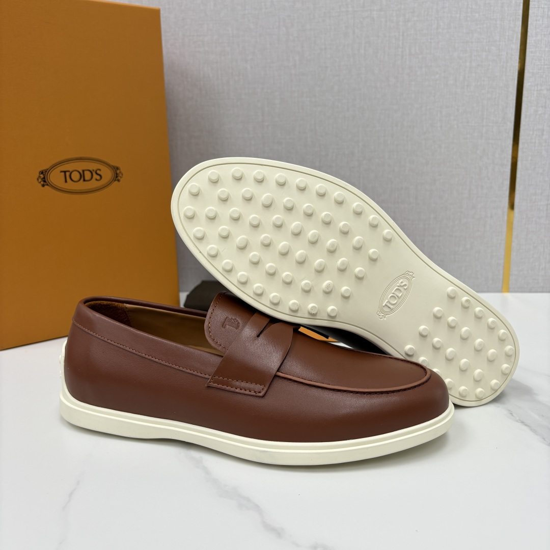 💋💍TOD*S 托德-斯 新品拉菲草(汤德森)OTV绒面皮革乐福鞋上🆕 官方 6,300 本款 💋💍TOD*S 托德-斯 新品拉菲草(汤德森)OTV绒面皮革乐福鞋上🆕 官方 6,300 本款