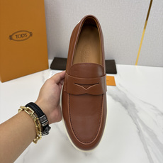 💋💍TOD*S 托德-斯 新品拉菲草(汤德森)OTV绒面皮革乐福鞋上🆕 官方 6,300 本款 💋💍TOD*S 托德-斯 新品拉菲草(汤德森)OTV绒面皮革乐福鞋上🆕 官方 6,300 本款