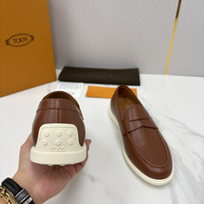 💋💍TOD*S 托德-斯 新品拉菲草(汤德森)OTV绒面皮革乐福鞋上🆕 官方 6,300 本款 💋💍TOD*S 托德-斯 新品拉菲草(汤德森)OTV绒面皮革乐福鞋上🆕 官方 6,300 本款