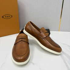 💋💍TOD*S 托德-斯 新品拉菲草(汤德森)OTV绒面皮革乐福鞋上🆕 官方 6,300 本款 💋💍TOD*S 托德-斯 新品拉菲草(汤德森)OTV绒面皮革乐福鞋上🆕 官方 6,300 本款