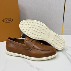 💋💍TOD*S 托德-斯 新品拉菲草(汤德森)OTV绒面皮革乐福鞋上🆕 官方 6,300 本款 💋💍TOD*S 托德-斯 新品拉菲草(汤德森)OTV绒面皮革乐福鞋上🆕 官方 6,300 本款