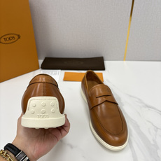 💋💍TOD*S 托德-斯 新品拉菲草(汤德森)OTV绒面皮革乐福鞋上🆕 官方 6,300 本款 💋💍TOD*S 托德-斯 新品拉菲草(汤德森)OTV绒面皮革乐福鞋上🆕 官方 6,300 本款