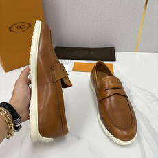 💋💍TOD*S 托德-斯 新品拉菲草(汤德森)OTV绒面皮革乐福鞋上🆕 官方 6,300 本款 💋💍TOD*S 托德-斯 新品拉菲草(汤德森)OTV绒面皮革乐福鞋上🆕 官方 6,300 本款
