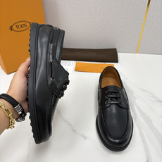 💋💍TOD*S 托德-斯 新品拉菲草(汤德森)OTV绒面皮革船鞋鞋上🆕 官方 6,300 本款 💋💍TOD*S 托德-斯 新品拉菲草(汤德森)OTV绒面皮革船鞋鞋上🆕 官方 6,300 本款