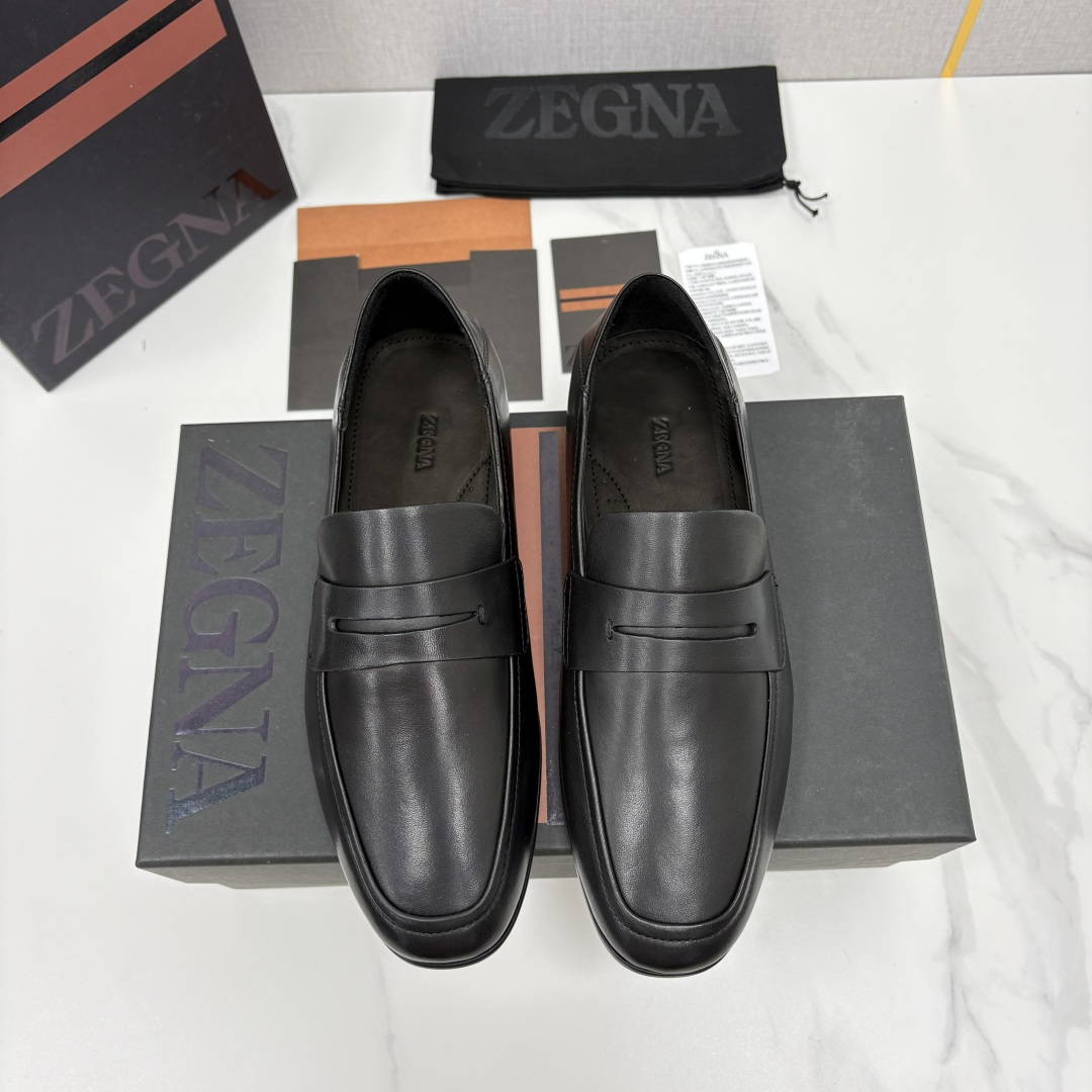 💋💍 Zegn* 杰尼～亚 新款乐福鞋皮鞋 这款 MOCASSIN粒面乐福皮鞋 以小牛面擦色皮/精品磨砂