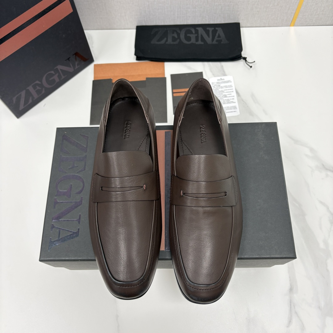 💋💍 Zegn* 杰尼～亚 新款乐福鞋皮鞋 这款 MOCASSIN粒面乐福皮鞋 以小牛面擦色皮/精品磨砂