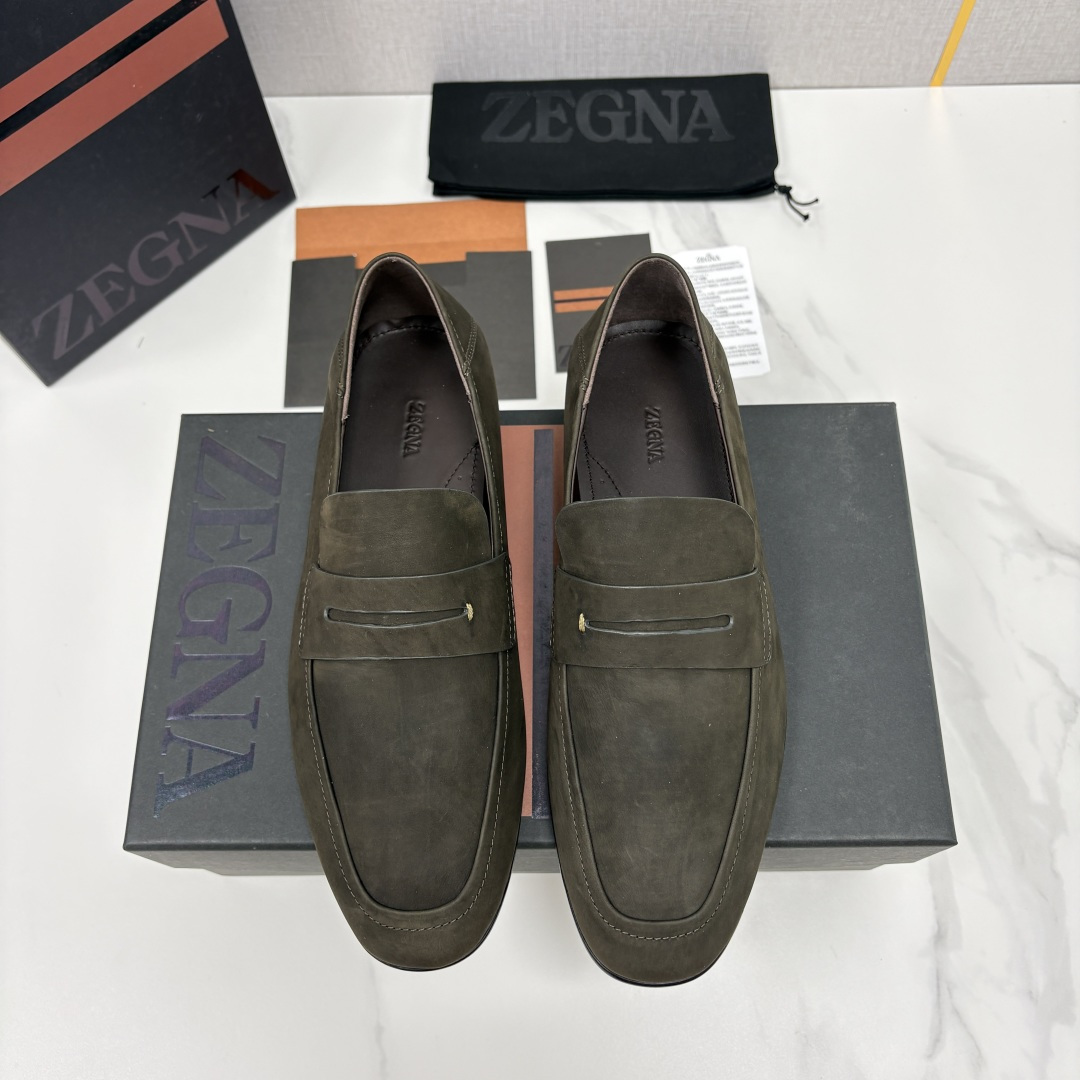 💋💍 Zegn* 杰尼～亚 新款乐福鞋皮鞋 这款 MOCASSIN粒面乐福皮鞋 以小牛面擦色皮/精品磨砂