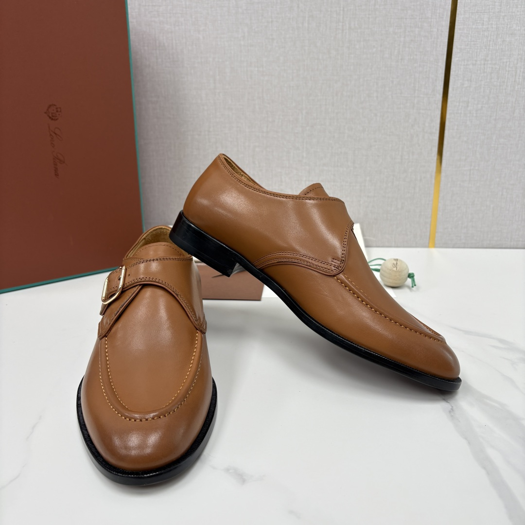 💋💍LP家新品    Loro Pian*  诺悠*翩雅 孟克单扣皮鞋鞋  选用蜡面小牛皮打造  独特的