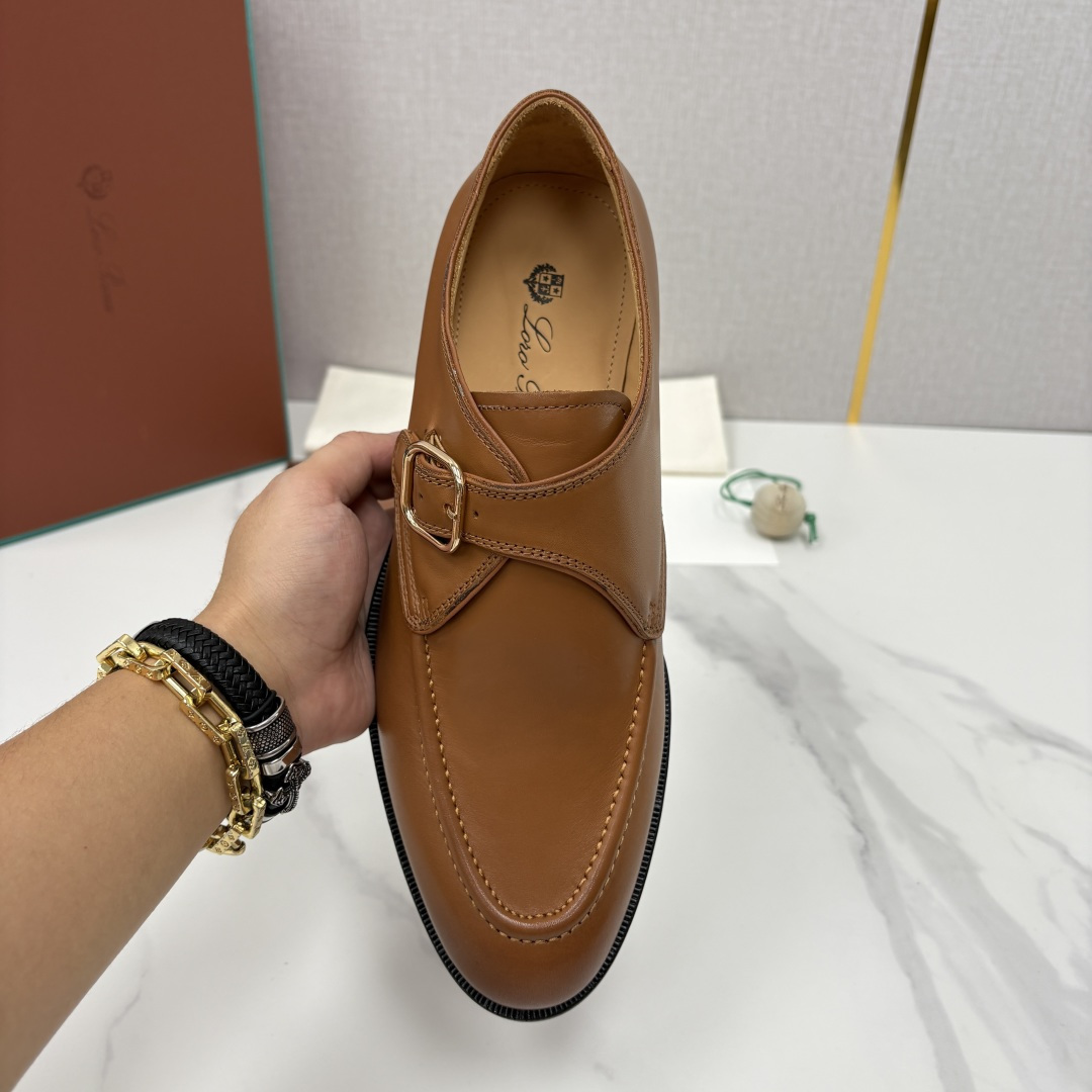 💋💍LP家新品    Loro Pian*  诺悠*翩雅 孟克单扣皮鞋鞋  选用蜡面小牛皮打造  独特的