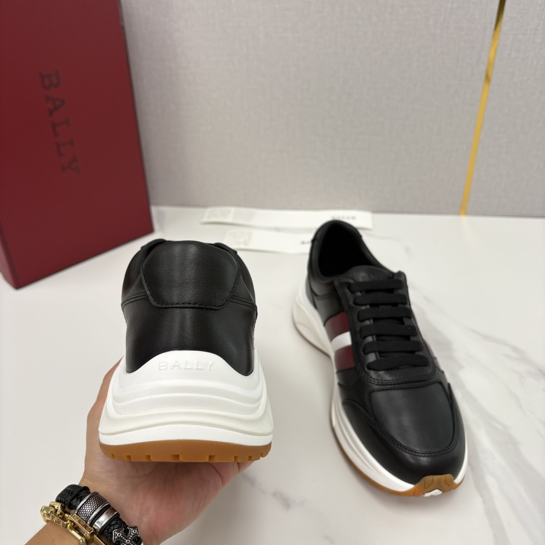 💋💍BL家新品   BAL*Y  巴-利   经典白红条低帮拼接新款休闲运动鞋    高品质细节   这