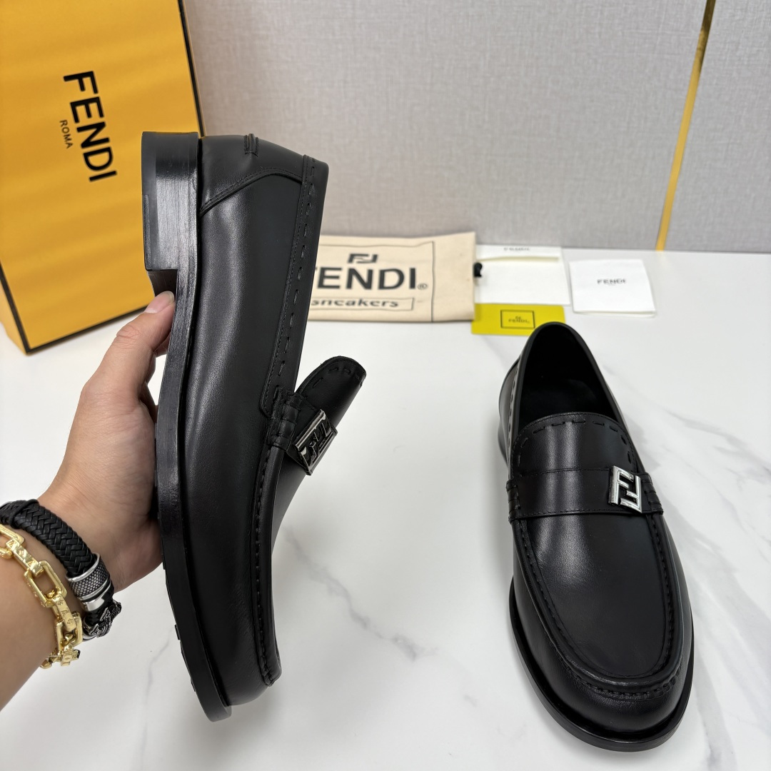 💋💍FD新品 fend* 芬-迪 O’Lock乐福鞋皮鞋 官方 9,600 采用进口牛皮/FF提花布 💋💍FD新品 fend* 芬-迪 O’Lock乐福鞋皮鞋 官方 9,600 采用进口牛皮/FF提花布