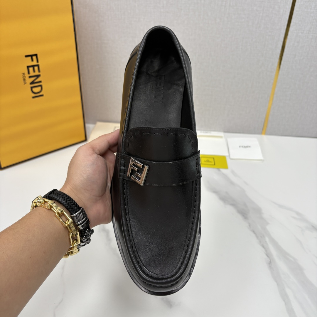 💋💍FD新品 fend* 芬-迪 O’Lock乐福鞋皮鞋 官方 9,600 采用进口牛皮/FF提花布 💋💍FD新品 fend* 芬-迪 O’Lock乐福鞋皮鞋 官方 9,600 采用进口牛皮/FF提花布