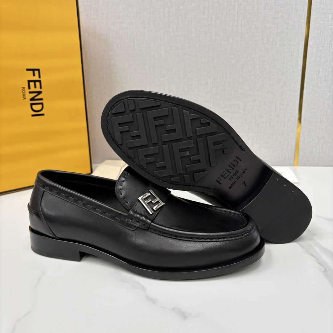 💋💍FD新品 fend* 芬-迪 O’Lock乐福鞋皮鞋 官方 9,600 采用进口牛皮/FF提花布 💋💍FD新品 fend* 芬-迪 O’Lock乐福鞋皮鞋 官方 9,600 采用进口牛皮/FF提花布